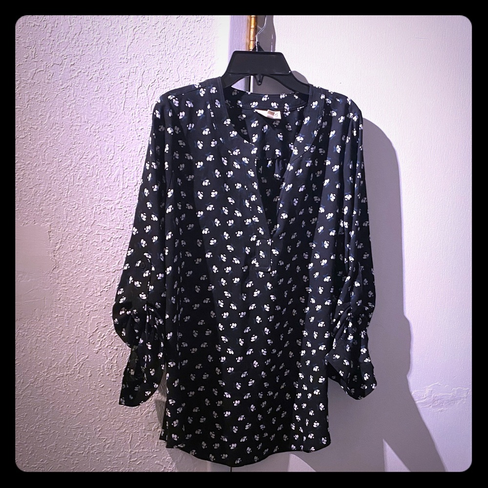 3/$25 Maison Jules black floral blouse size small
